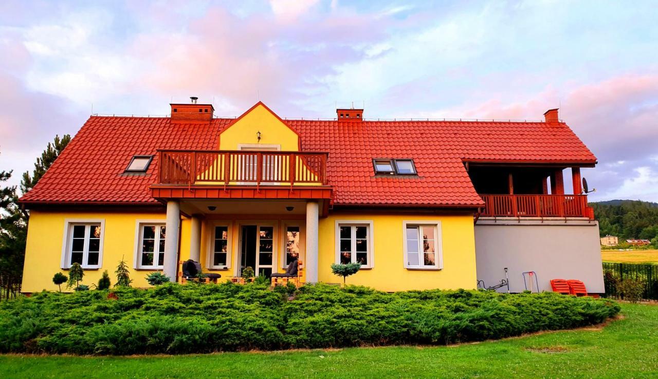 Big Yellow House Gorki Wielkie Exteriér fotografie